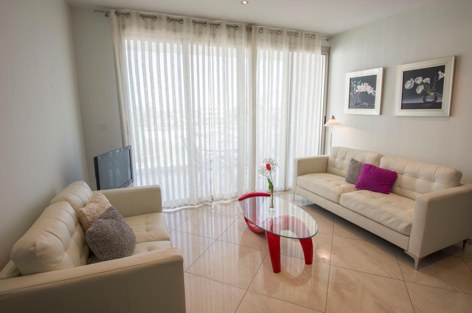 Mesogios House Suites Larnaca Cameră foto
